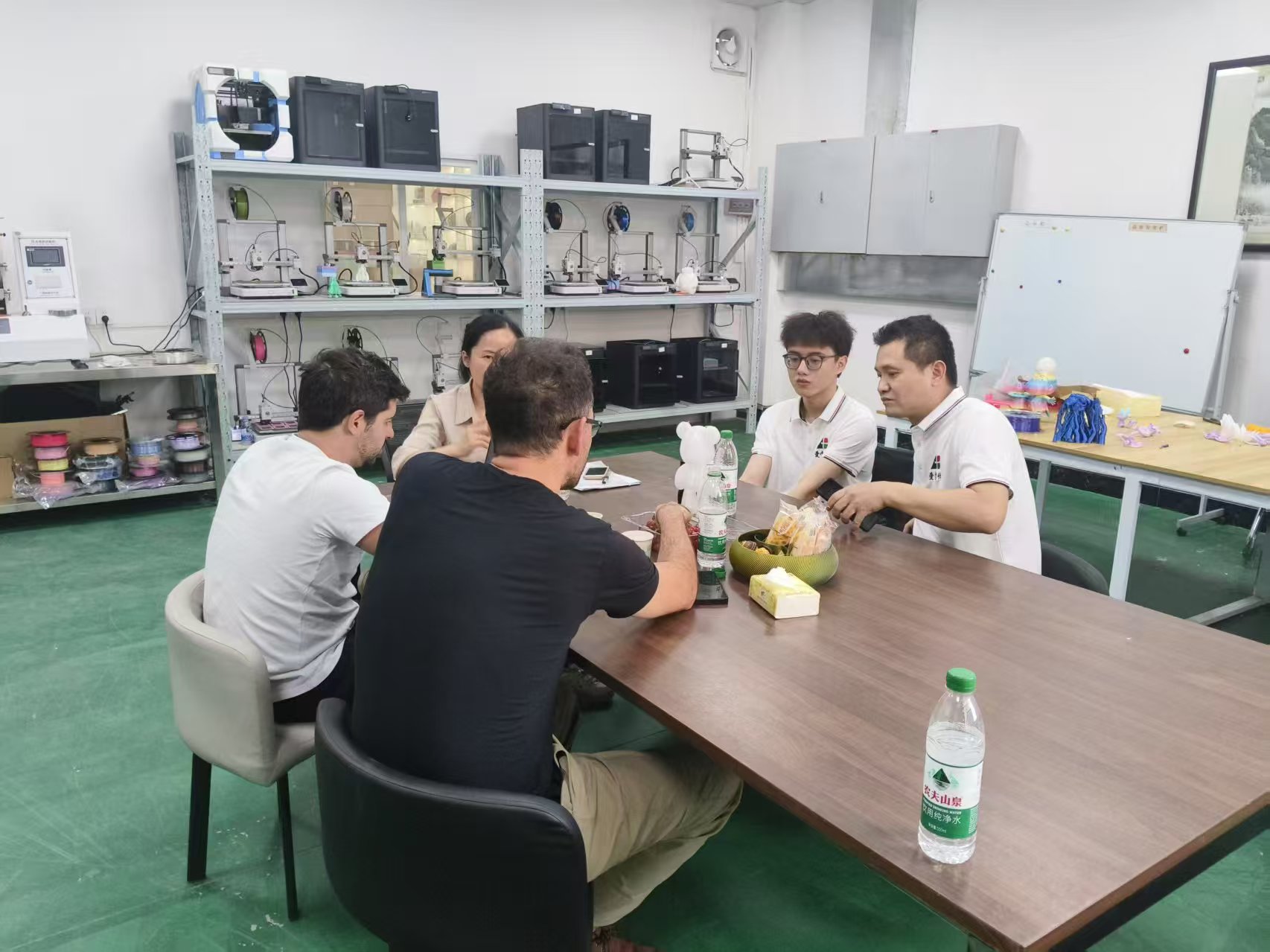 Important Brazilian clients visit Qingyuan factory for inspection--Negotiate new cooperation